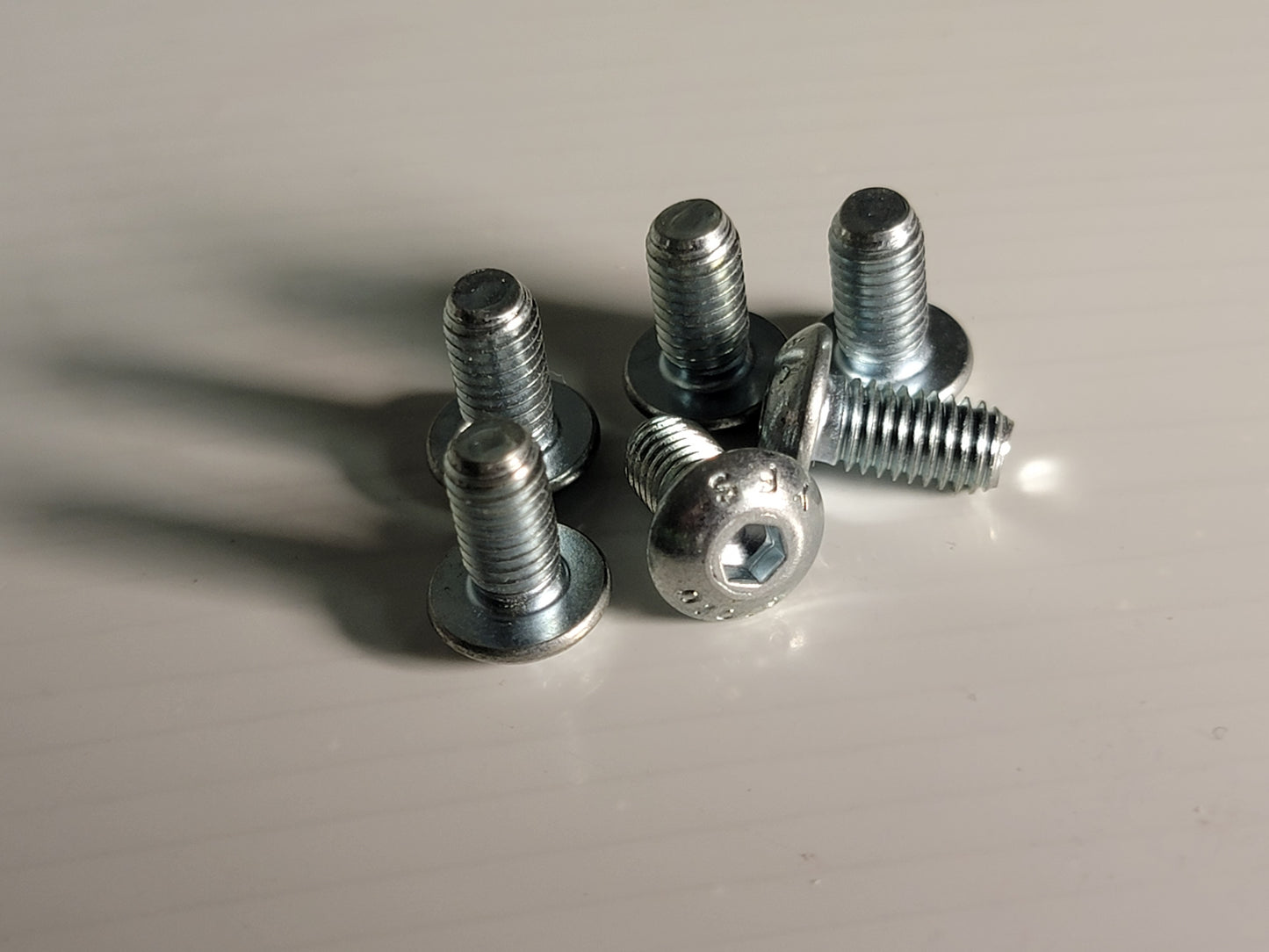 M5x0.8x10mm Button Head Cap Screw, pack of 50